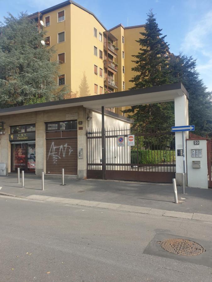 Maffucci 24 Bilocale Molto Spazioso E Moderno Milan Extérieur photo